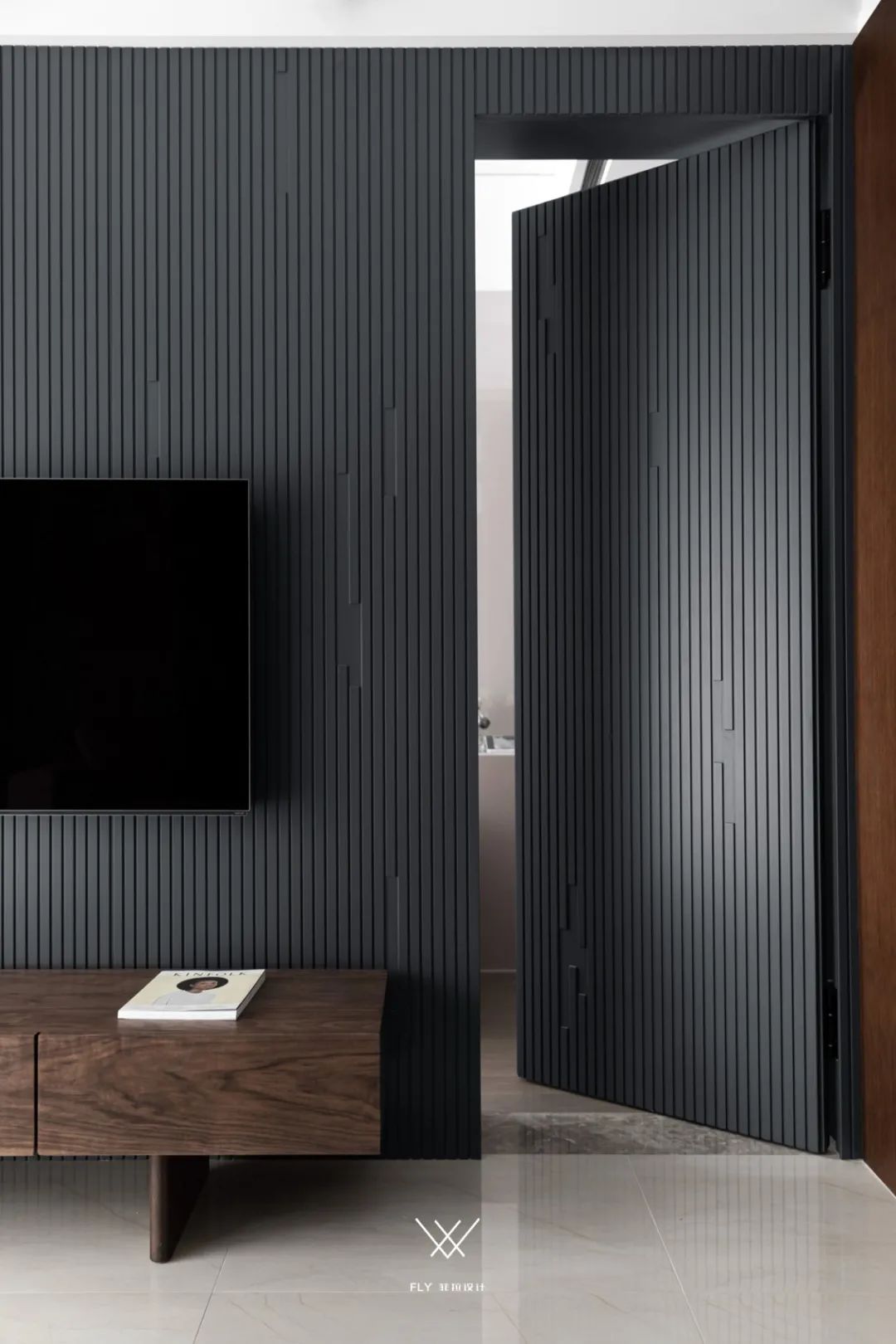 汇港城 120㎡精装房暗色调改造,咖色、蓝色、暖灰色展现沉稳旋律-33