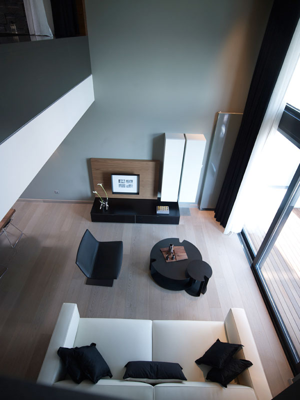 灰色城市阁楼公寓丨希腊雅典丨Theano Potamianou  Ravazoula-6