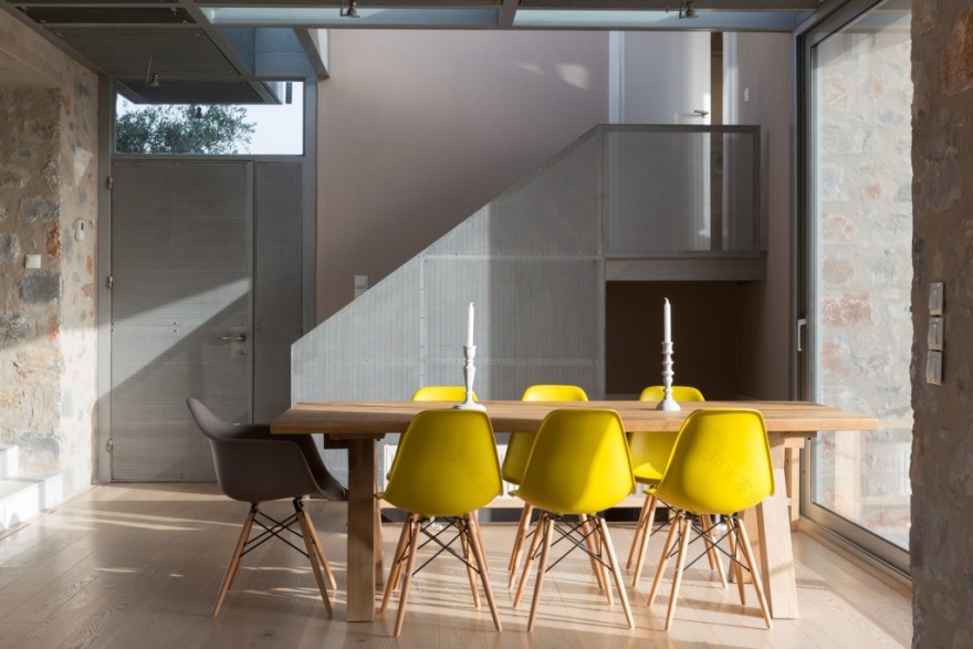 橄榄林中的石筑别墅-2