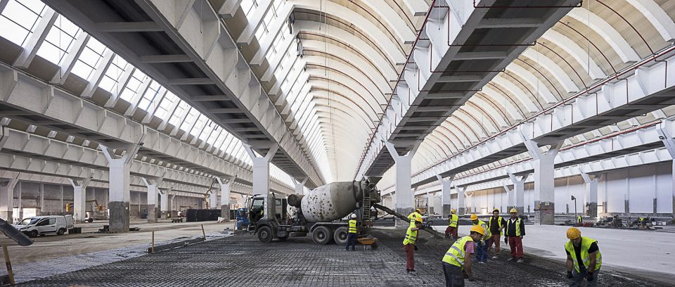 西班牙旧工厂翻新,韵律几何新风貌-26