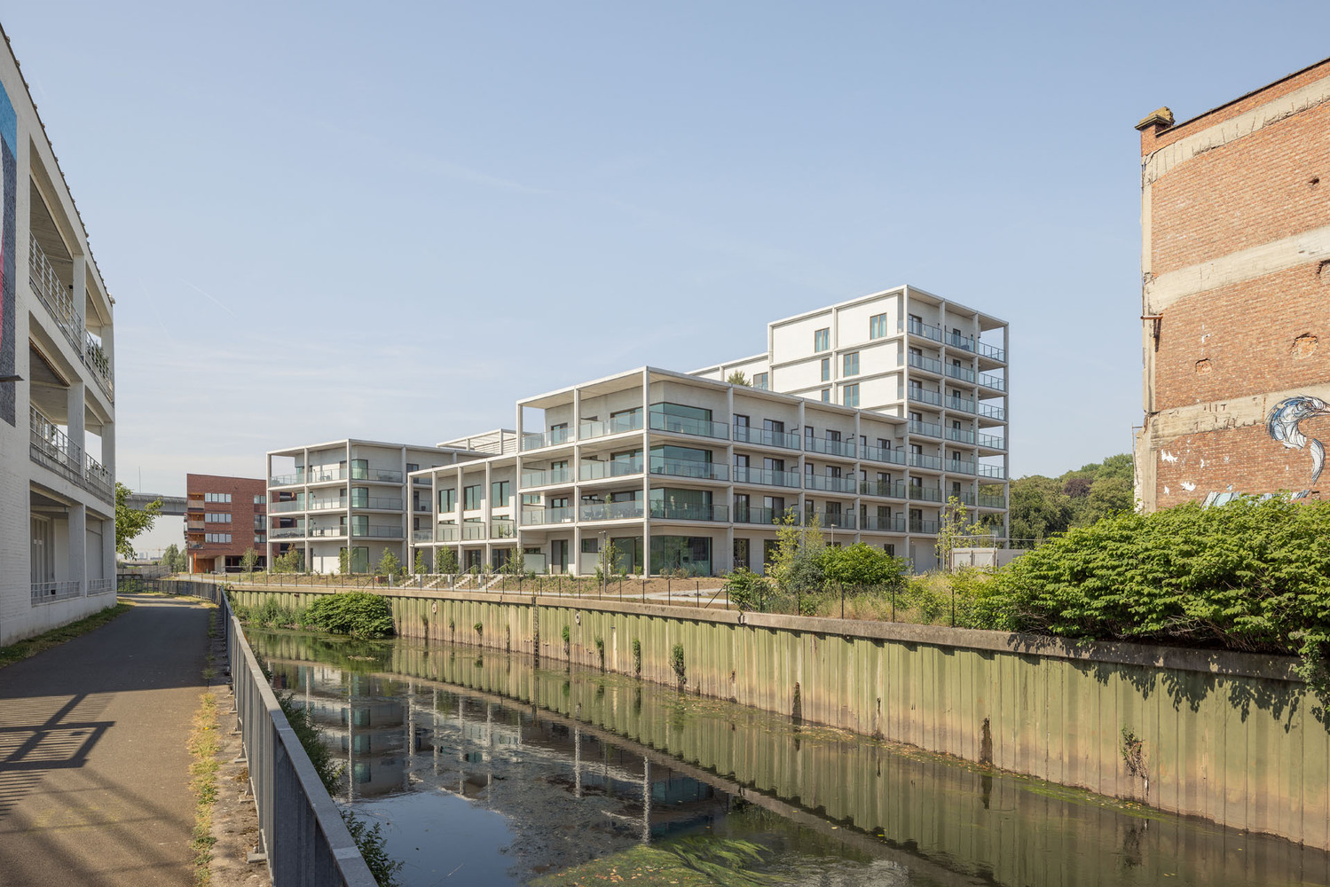 Waterzicht Apartments | 比利时十八世纪公园旁的现代住宅建筑-11