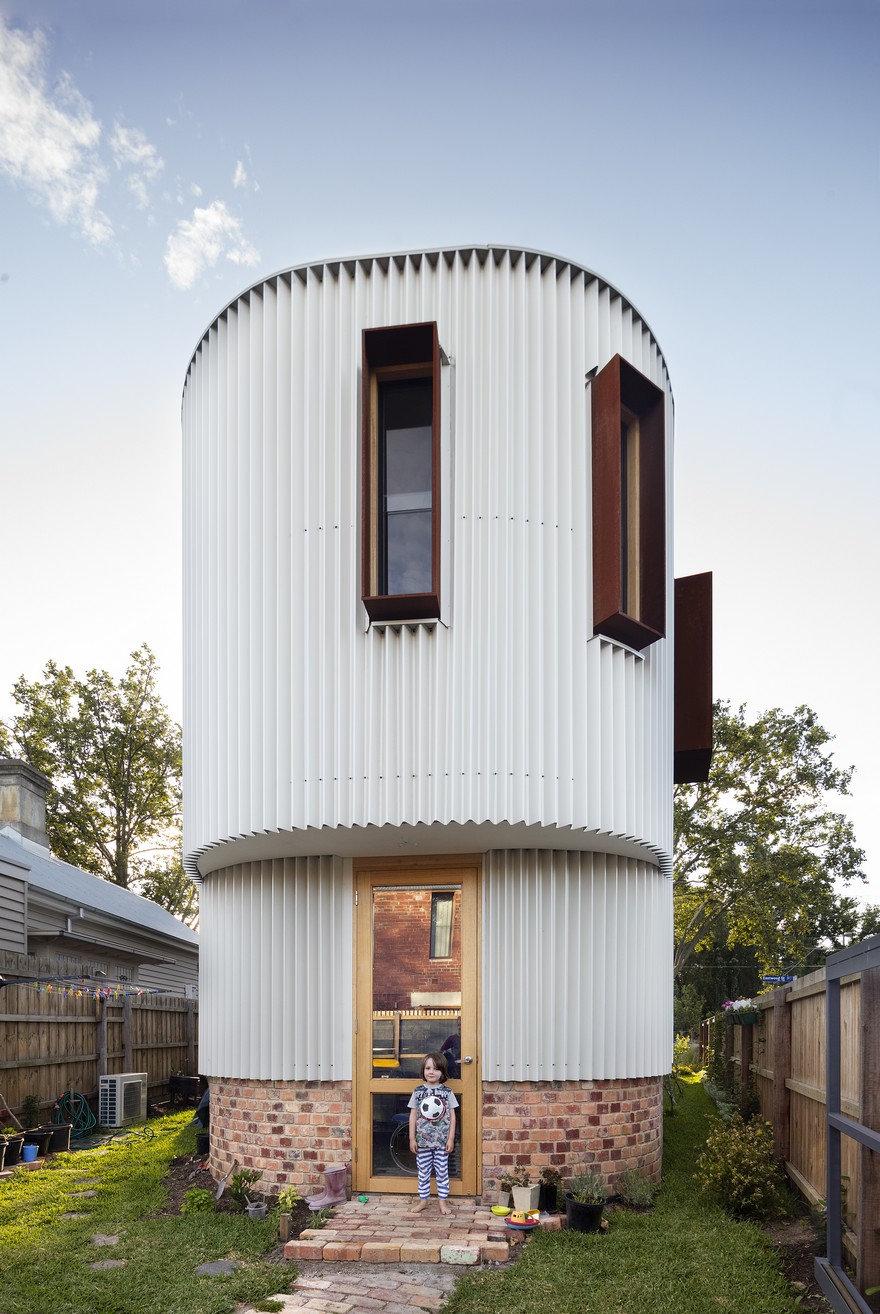 True North House Features a Unconventional Zig-Zag Metal Facade-9