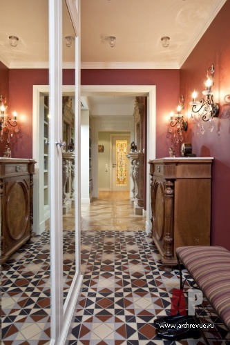 三室传统带彩绘玻璃与向日葵元素公寓丨Яровикова Анна,Мясникова Юлия-6