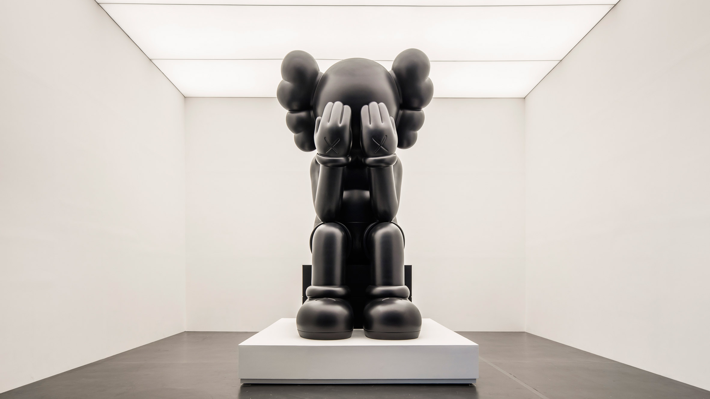 Kaws 回顾展“结束之地”-0