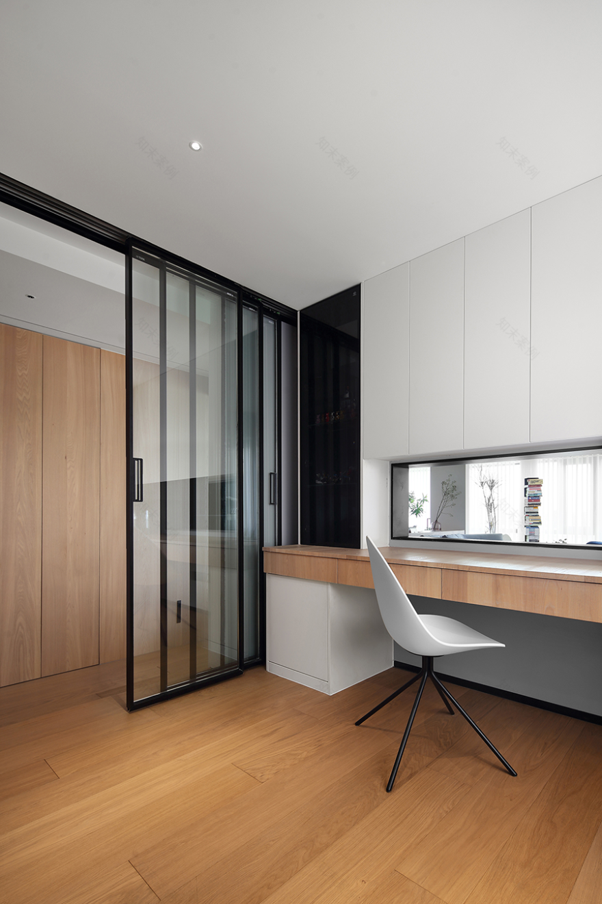 广州极简原木风的住宅-36