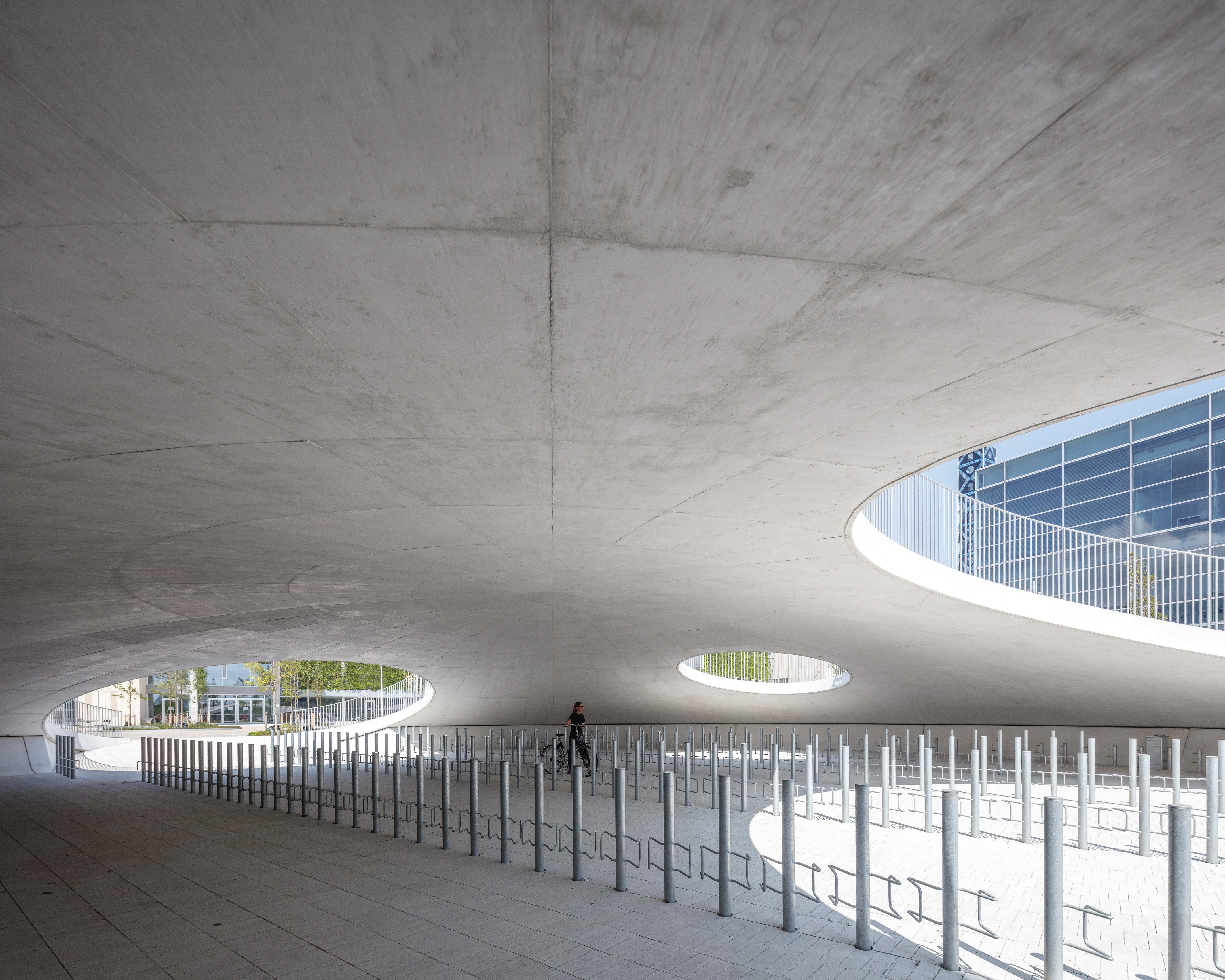 哥本哈根新型自行车停车场 卡琳·布利克斯恩广场丨丹麦哥本哈根丨COBE-19