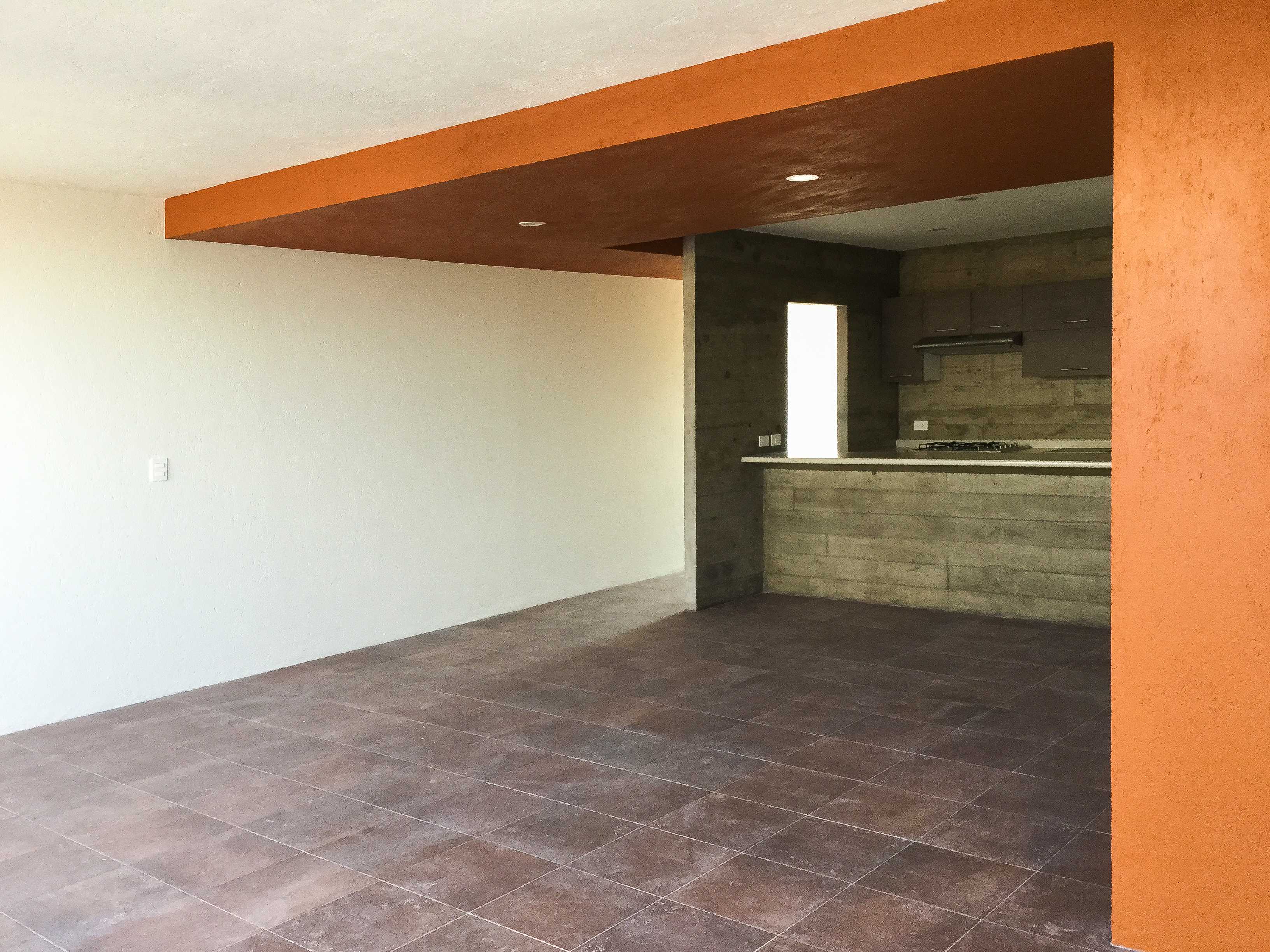 橙色房子 或 橘色房子 或 橙子屋 （具体需根据上下文确定）-58