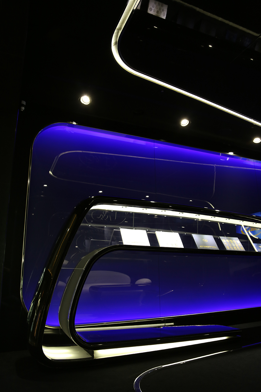 乌克兰科技未来主义展厅设计-14