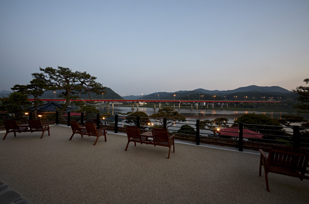 现代简约风格的餐厅设计-27