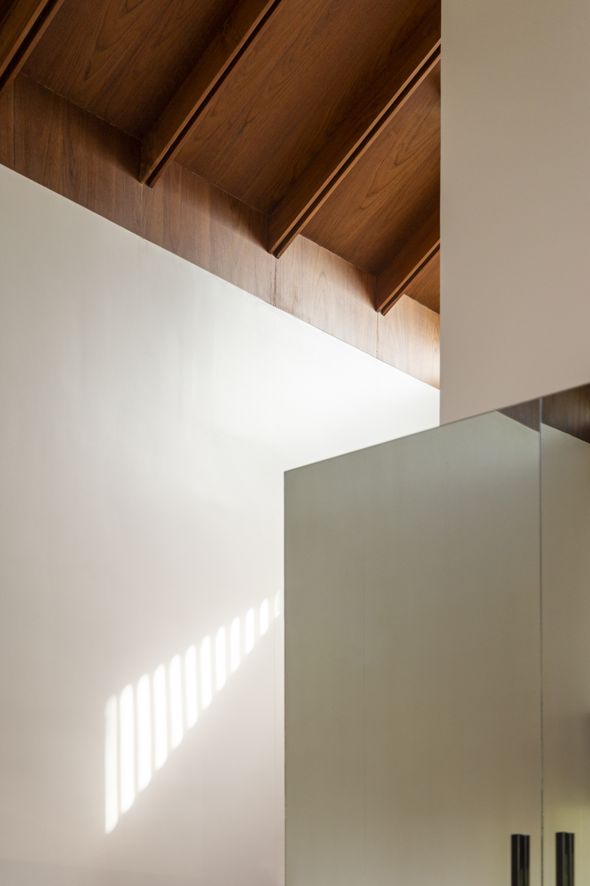 倾斜的家丨印度丨casa design studio-29