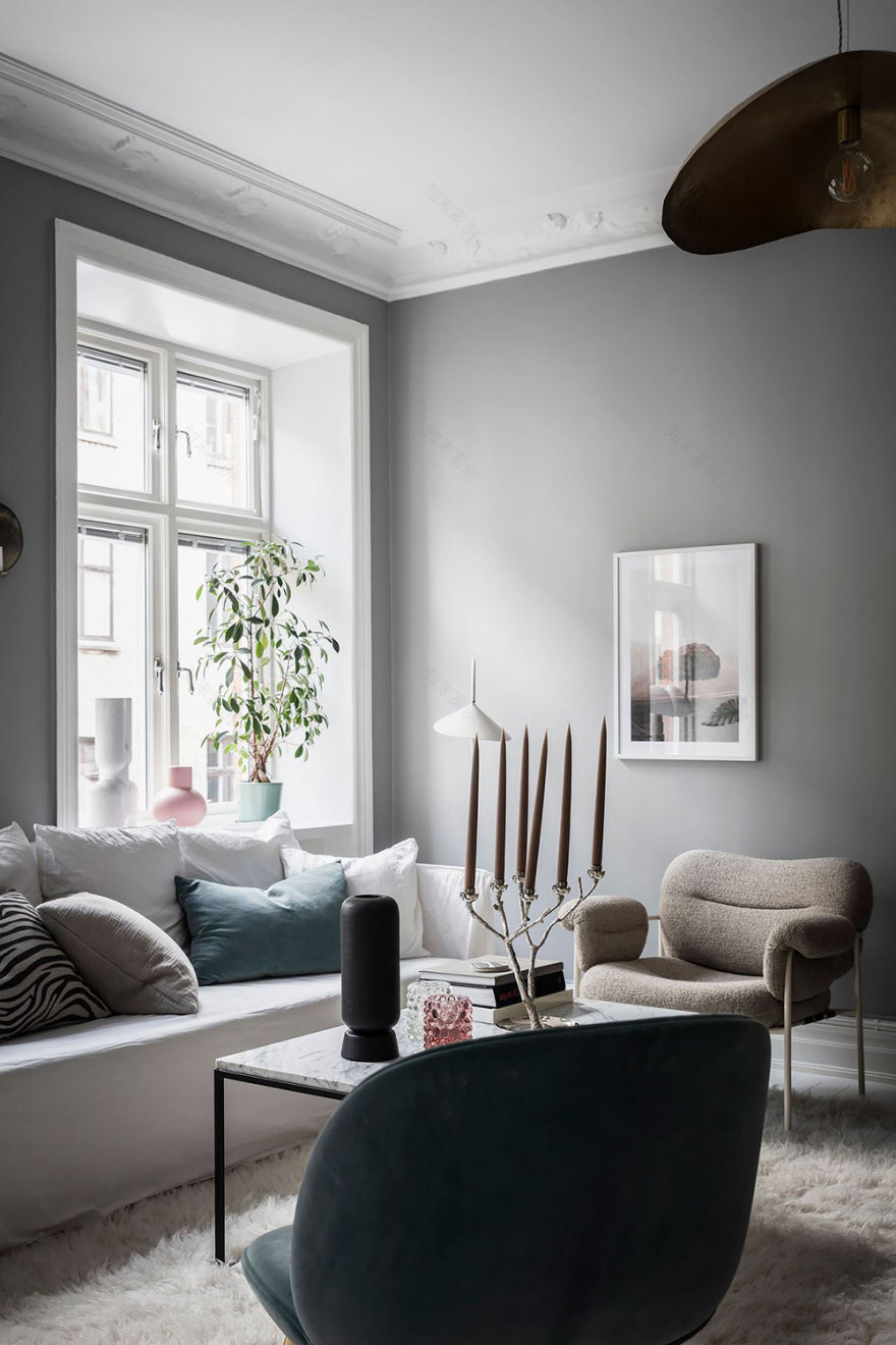 北欧风格清新公寓,色彩碰撞的宁静空间-2