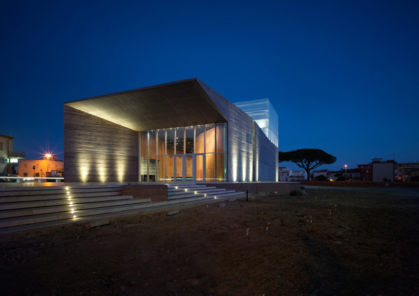 意式韵味的现代剧院——蒙塔尔托迪卡斯特罗-9