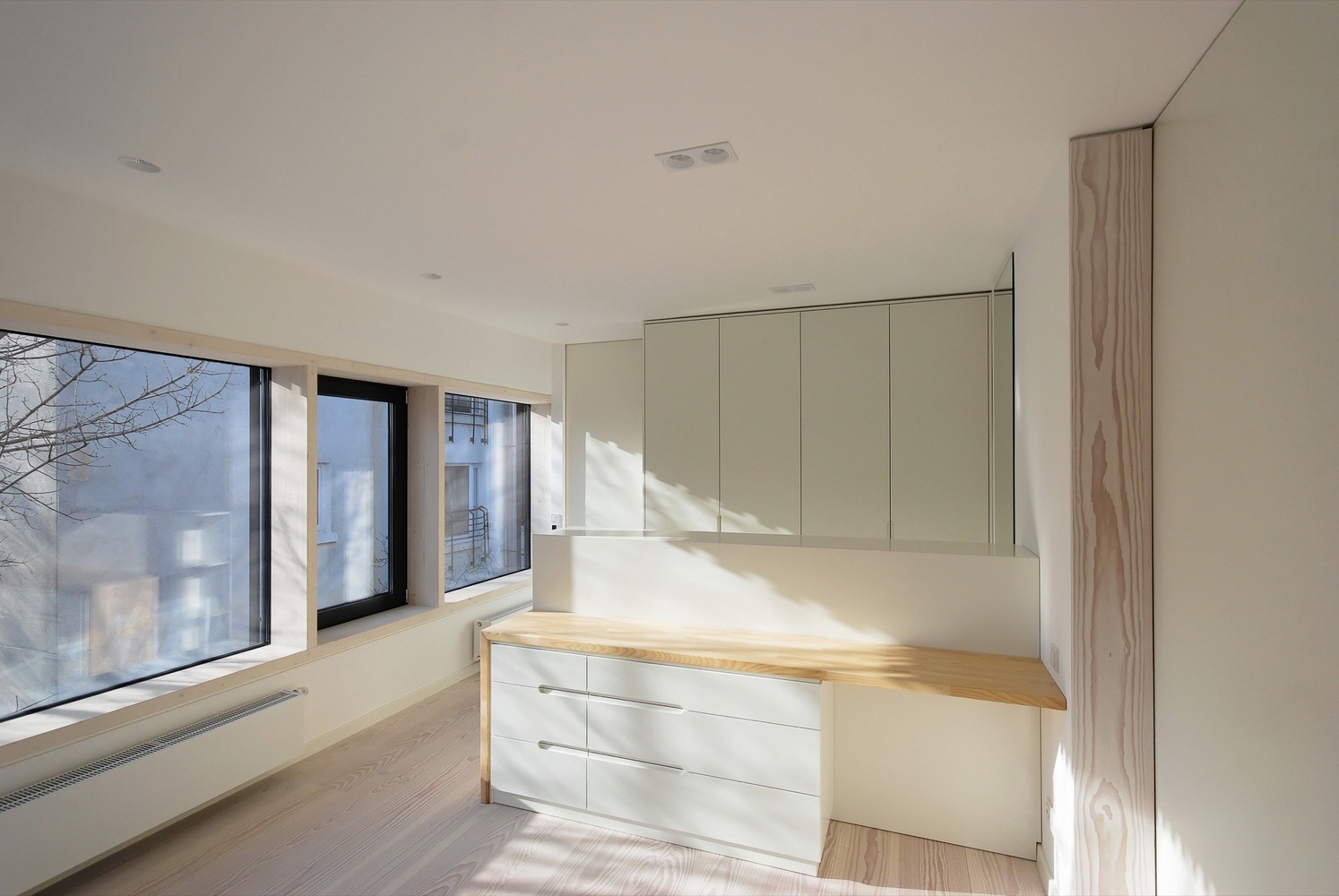 罗马尼亚四口之家垂直住宅，自然材料与光影共舞-86