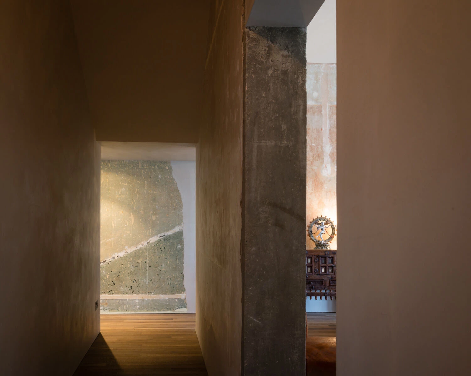 伦敦贝克汉姆公寓的极简禅意空间-11