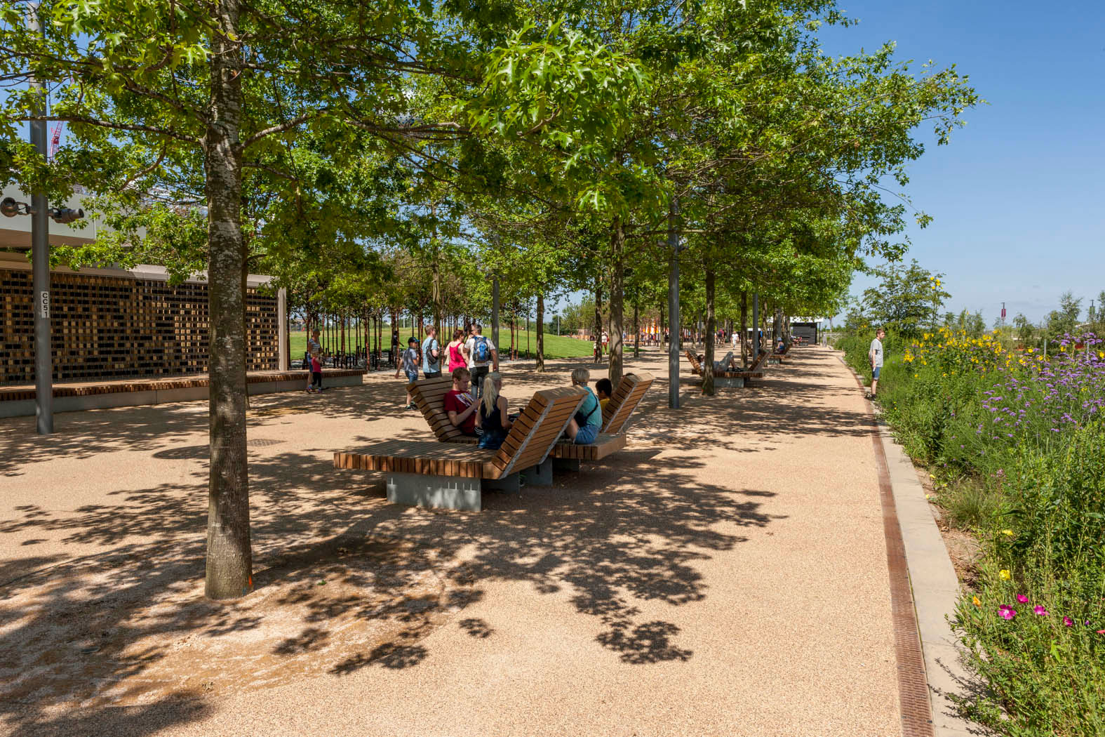 英国伊丽莎白奥林匹克公园南公园广场-5