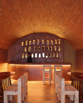 墨西哥 Morelia 梅斯卡尔酒馆设计丨Taller de Arquitectura y Diseño