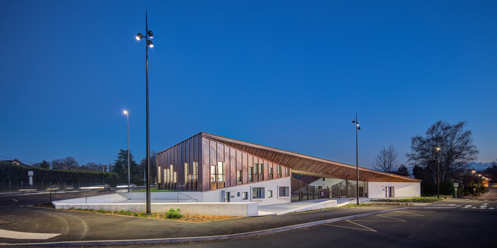 法国北佩利克学校 · 融入环境的创意建筑-10