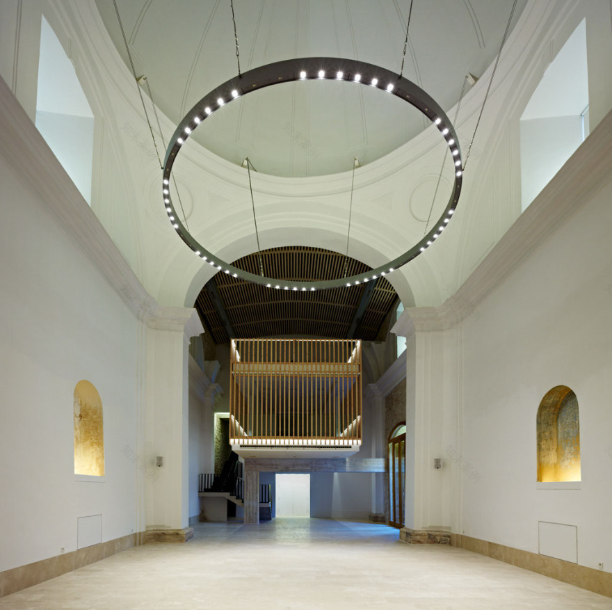 西班牙 16 世纪教堂复兴 | 多功能活动空间-35