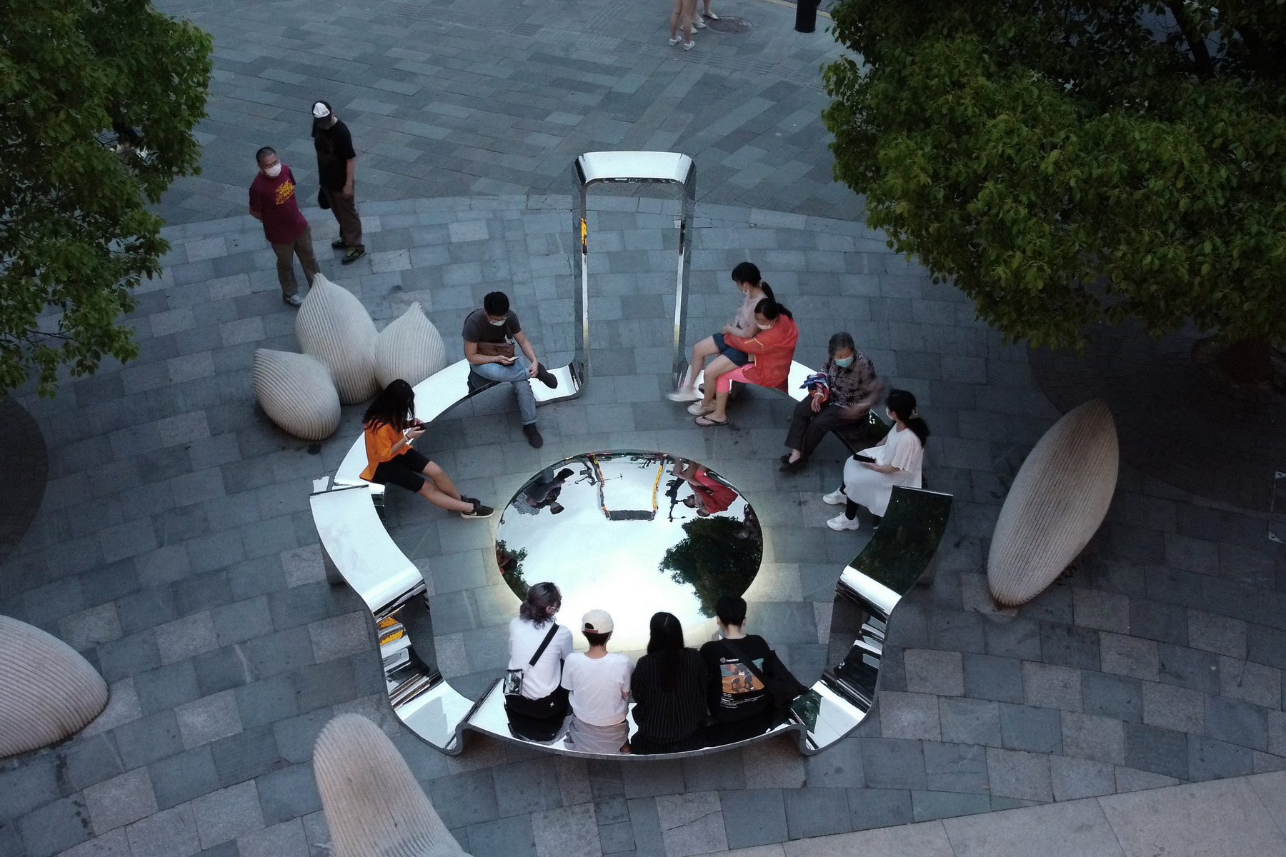  日清设计丨新天地艺术节—对抗“社交孤岛”的天空之镜  丨中国上海-10