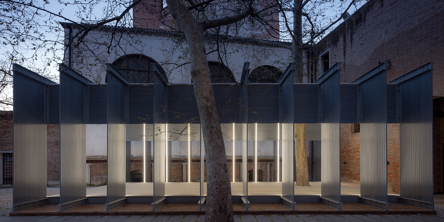 LightMotiv展亭，意大利威尼斯 / Davide Del Sante 和 Damiano Mazzocchini -28