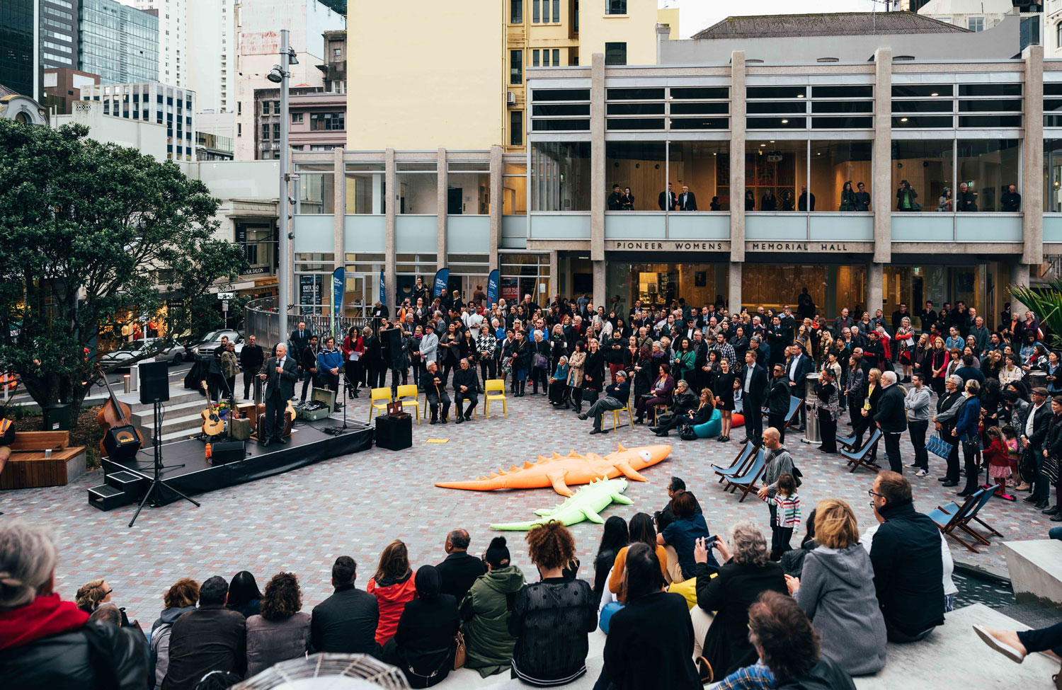 新西兰奥克兰市中心的公共艺术绿洲——Freyberg Place-30