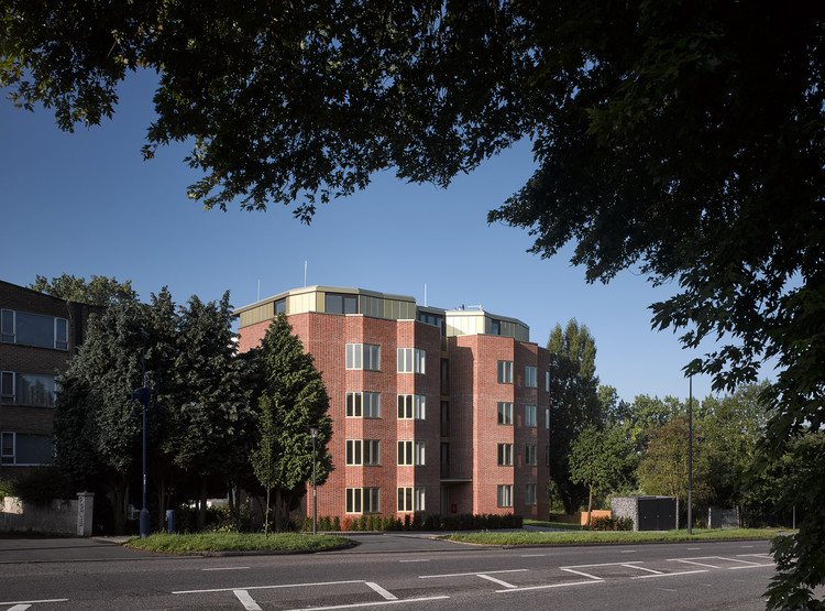 BishopsWood Court  Daykin Marshall Studio-6