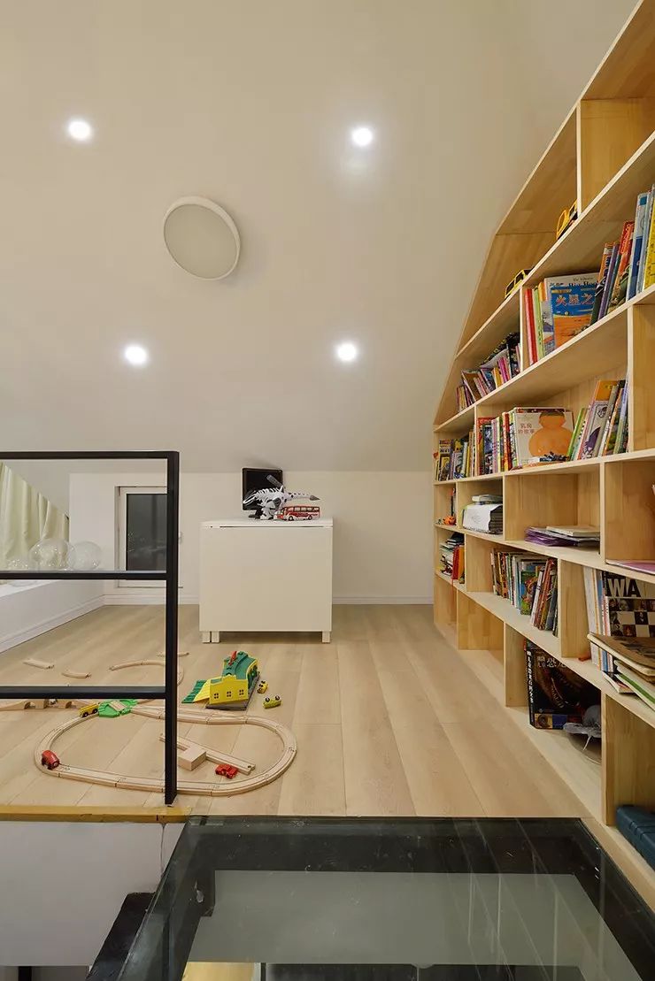 48㎡带阁楼老房改造，一室巧改三室，这设计服了！-37