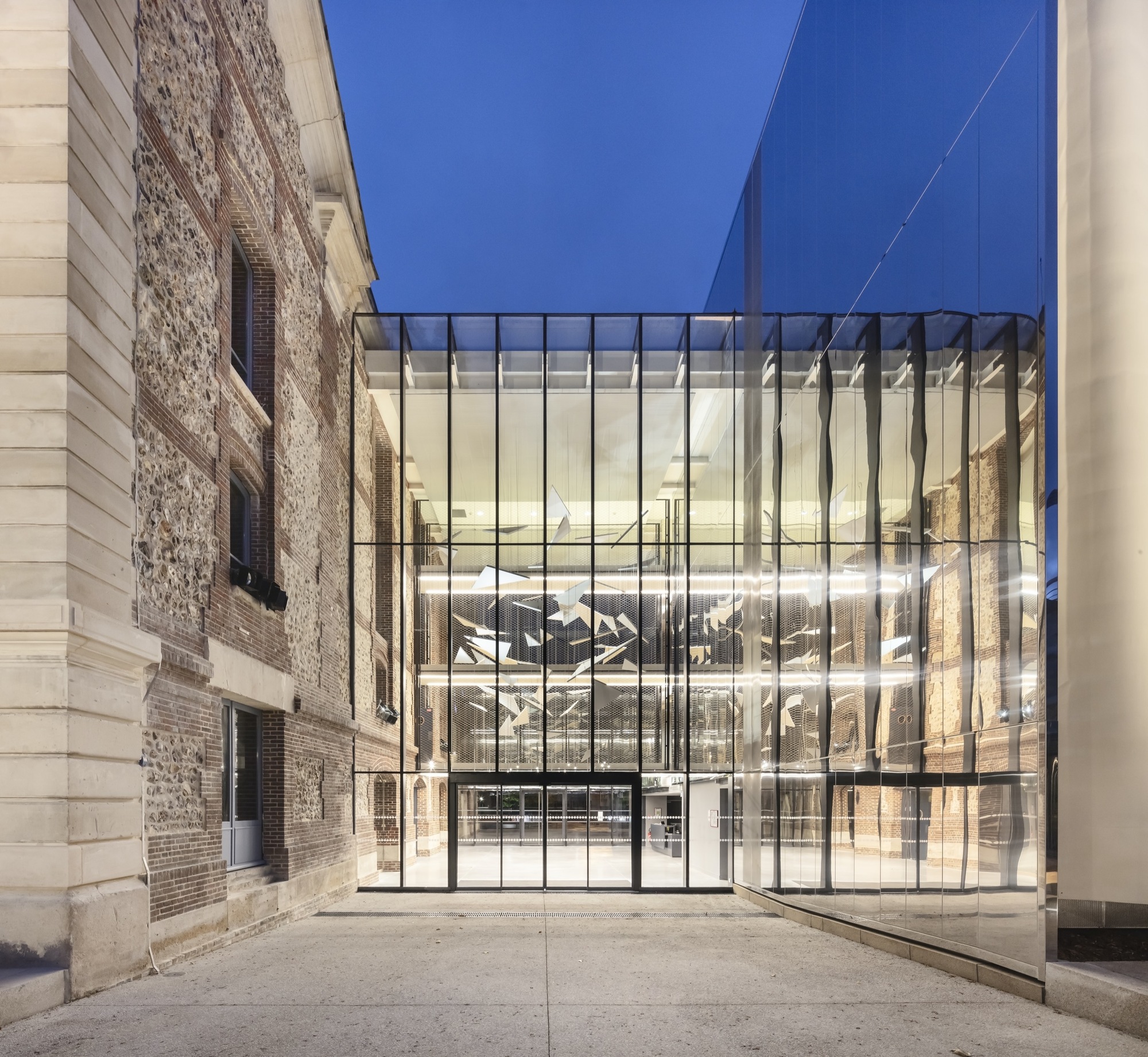 Legendre Theater / Opus 5 architectes-34