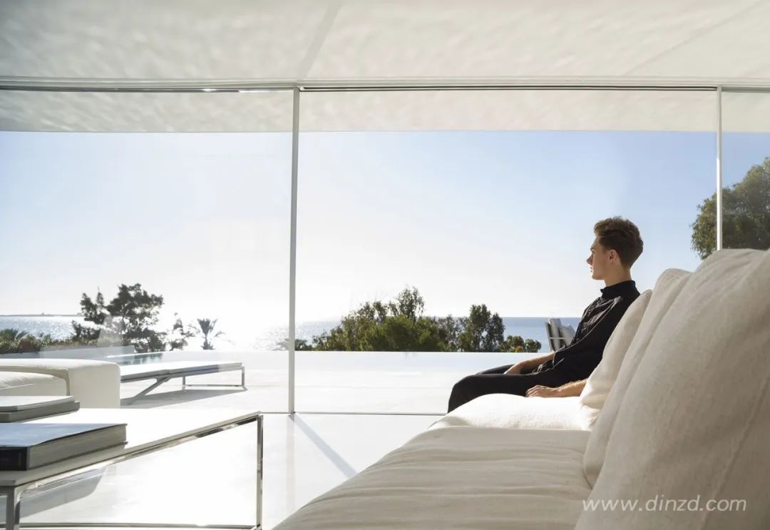 白色极简，融入自然的住宅设计-93