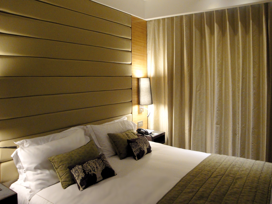 
						jQuery(document).ready(function() {
							jQuery("a[rel^='prettyPhoto']").prettyPhoto({
								social_tools : false,
								show_title : false
							});
						});
					-3