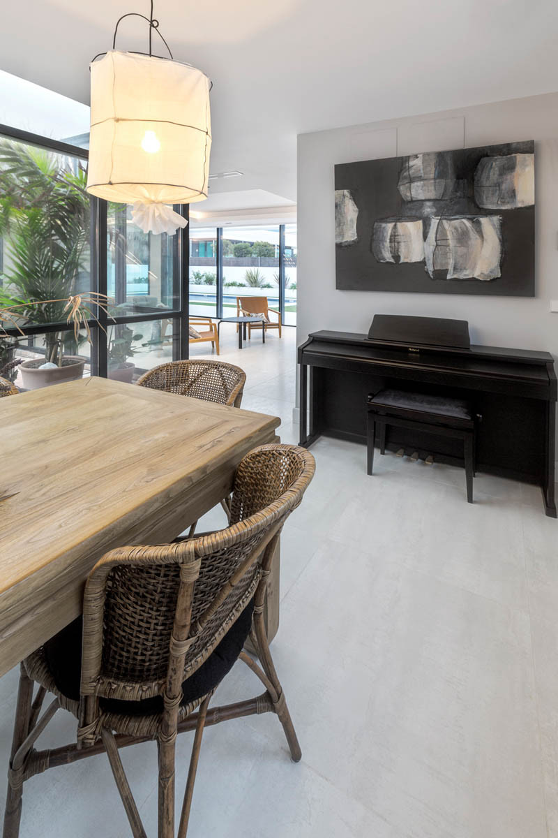 西班牙加的斯镇海滨别墅设计-22