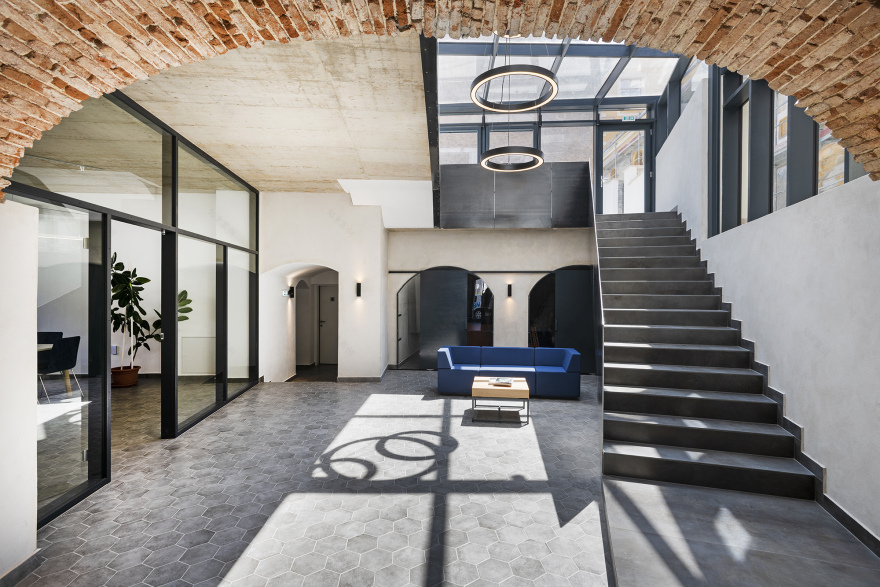 湖上小镇的旧印刷厂新生-20