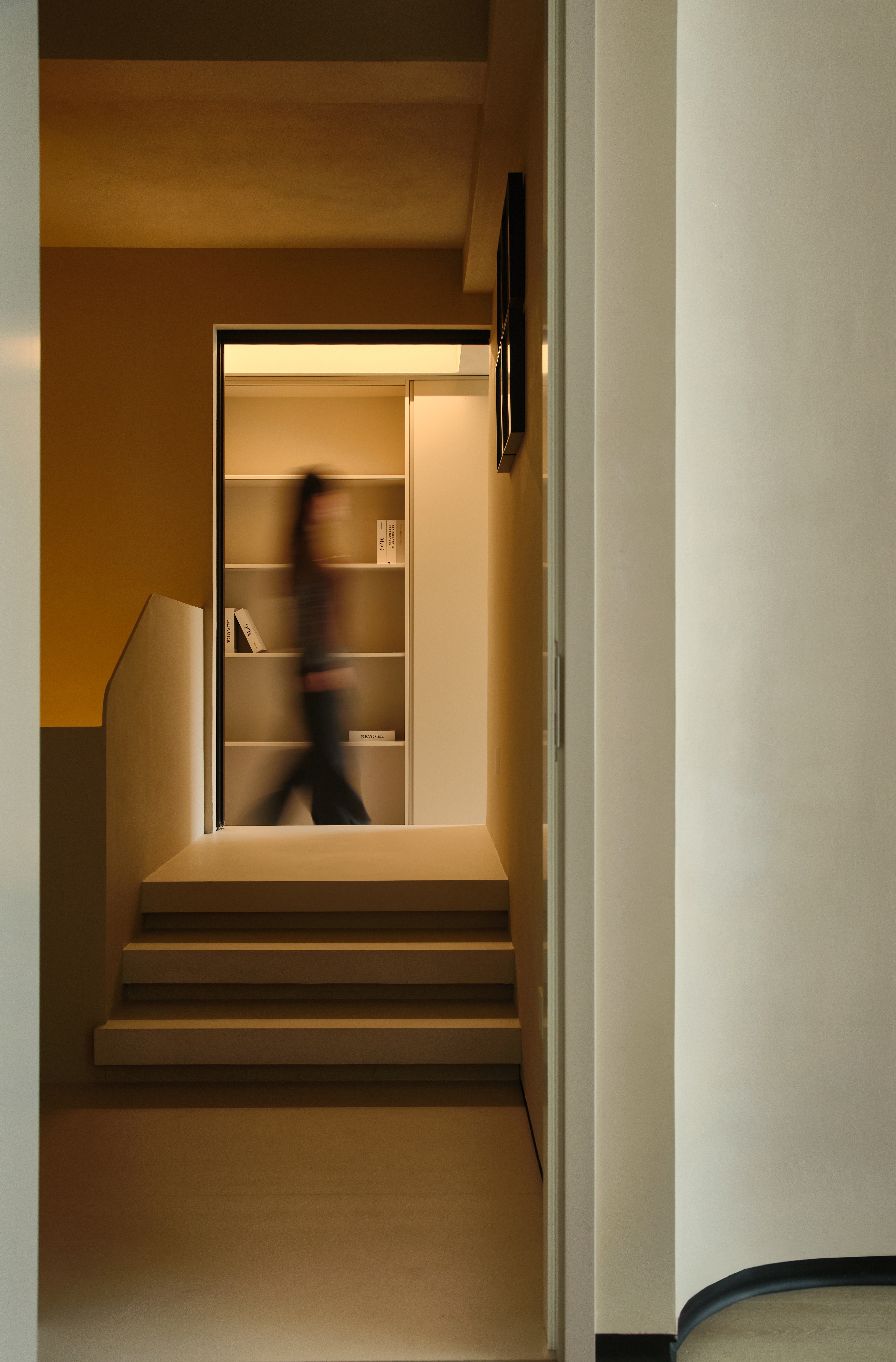 300㎡解构主义空间，建筑系海归独居男的精神自留地-33