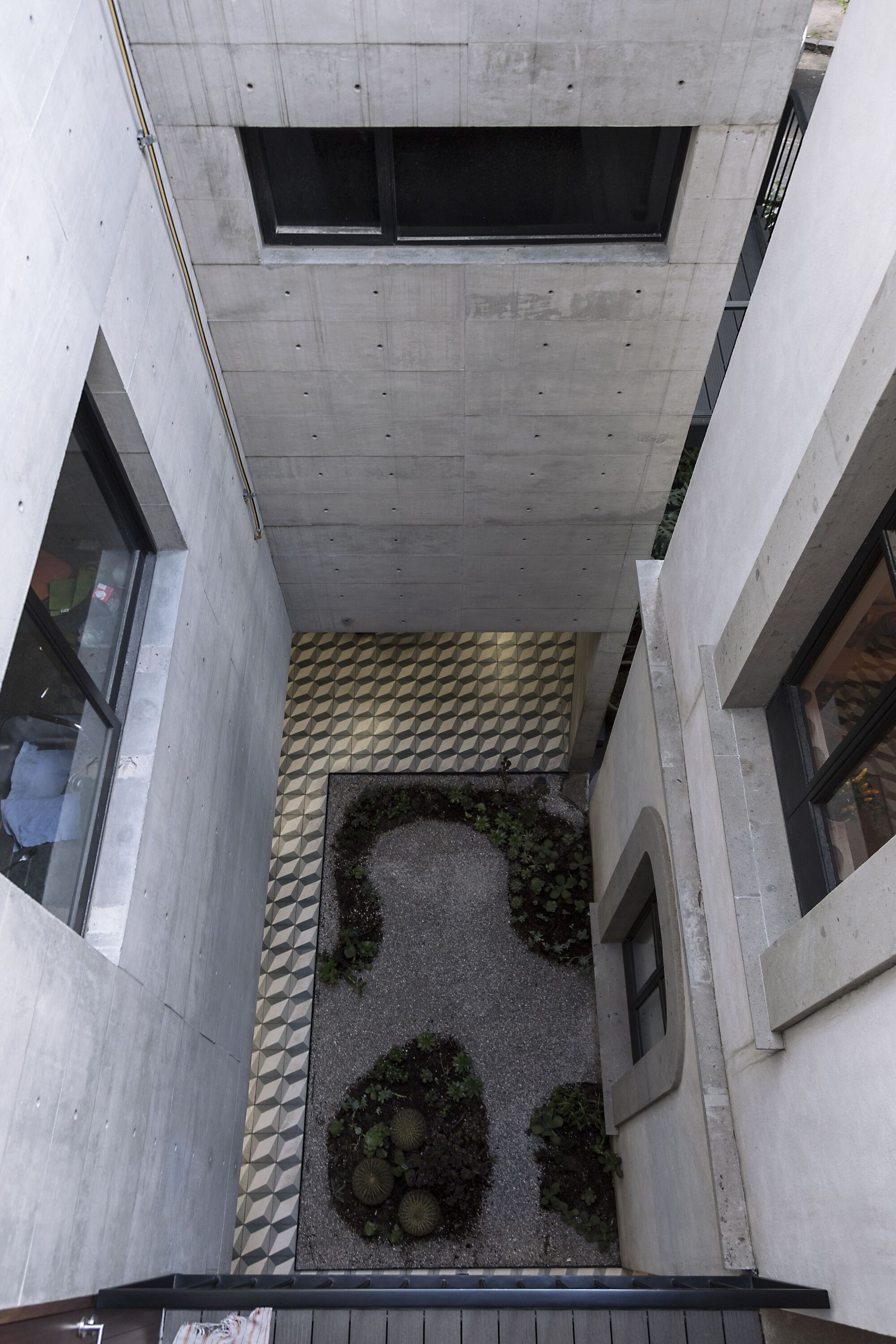 Circular de Morelia 4 Apartment Building / Quintanilla Arquitectos-42