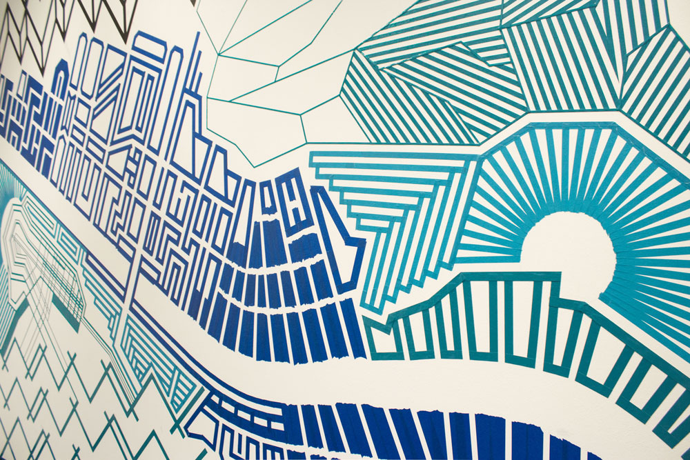 创意胶带艺术装点会议室，呈现城市鸟瞰视角-2