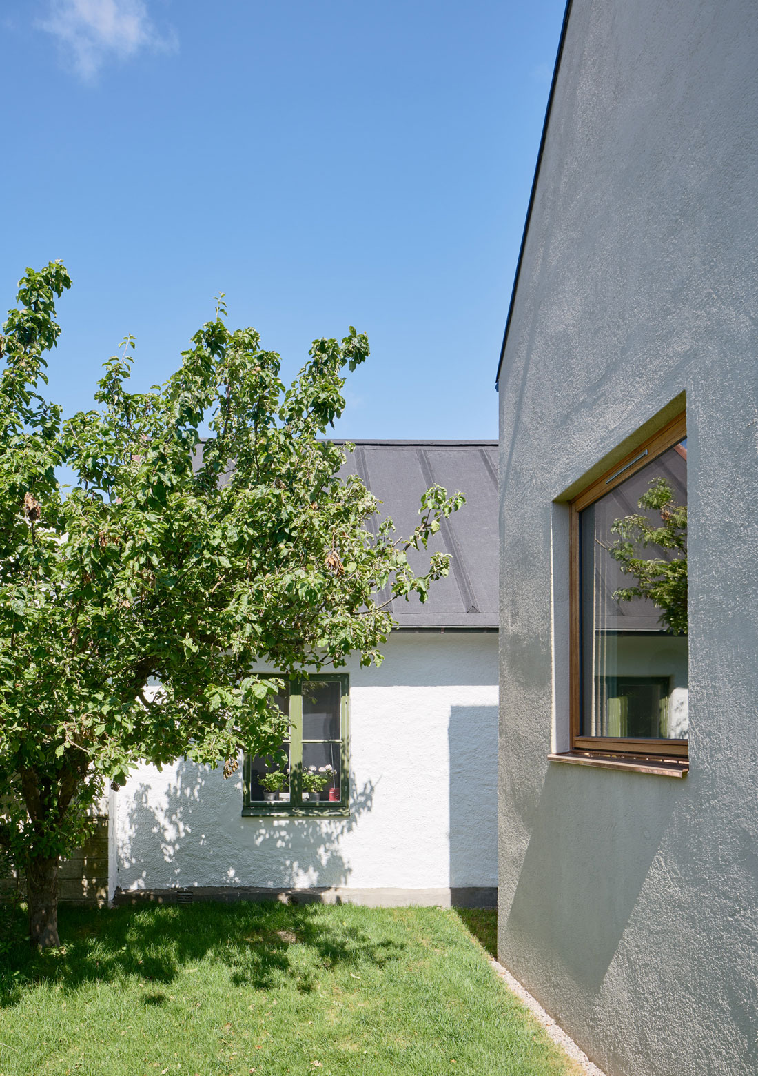 瑞典 Maka Arkitektur 设计的现代沿海村庄度假屋-12