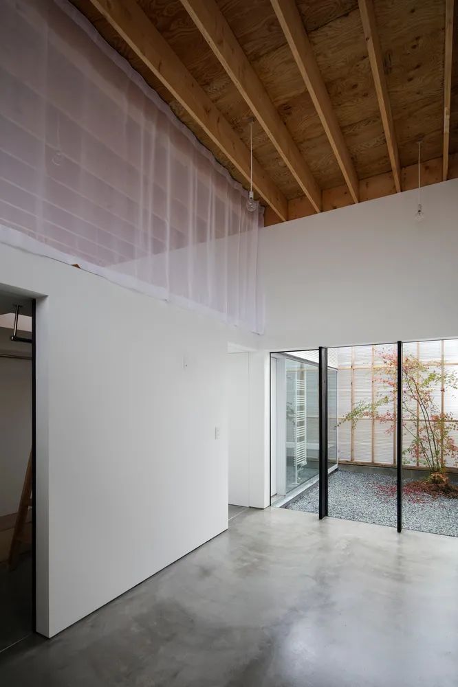 车库露台 · 独特半户外设计丨勾勾手设计网-17