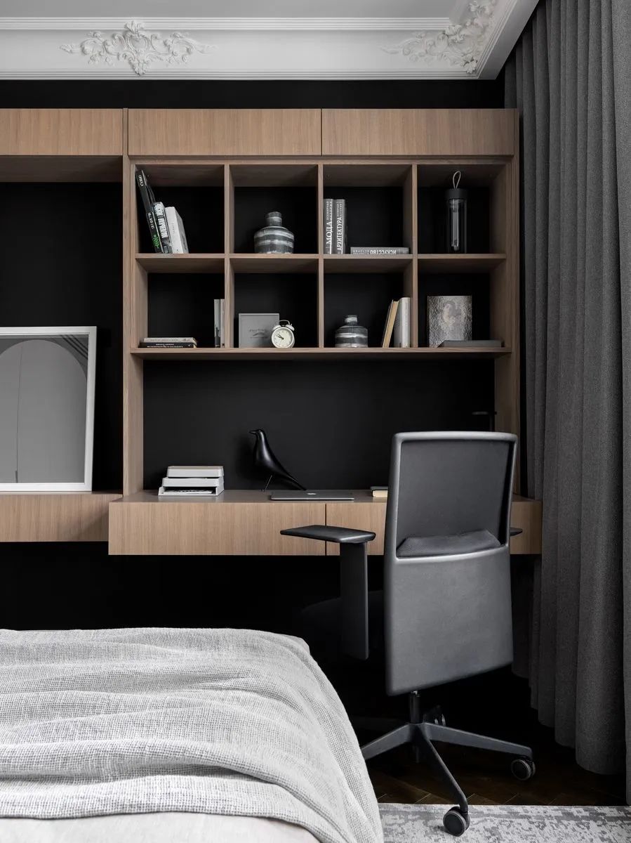 黑奢极简三口之家精致公寓丨Studio Artimitro Interiors-24