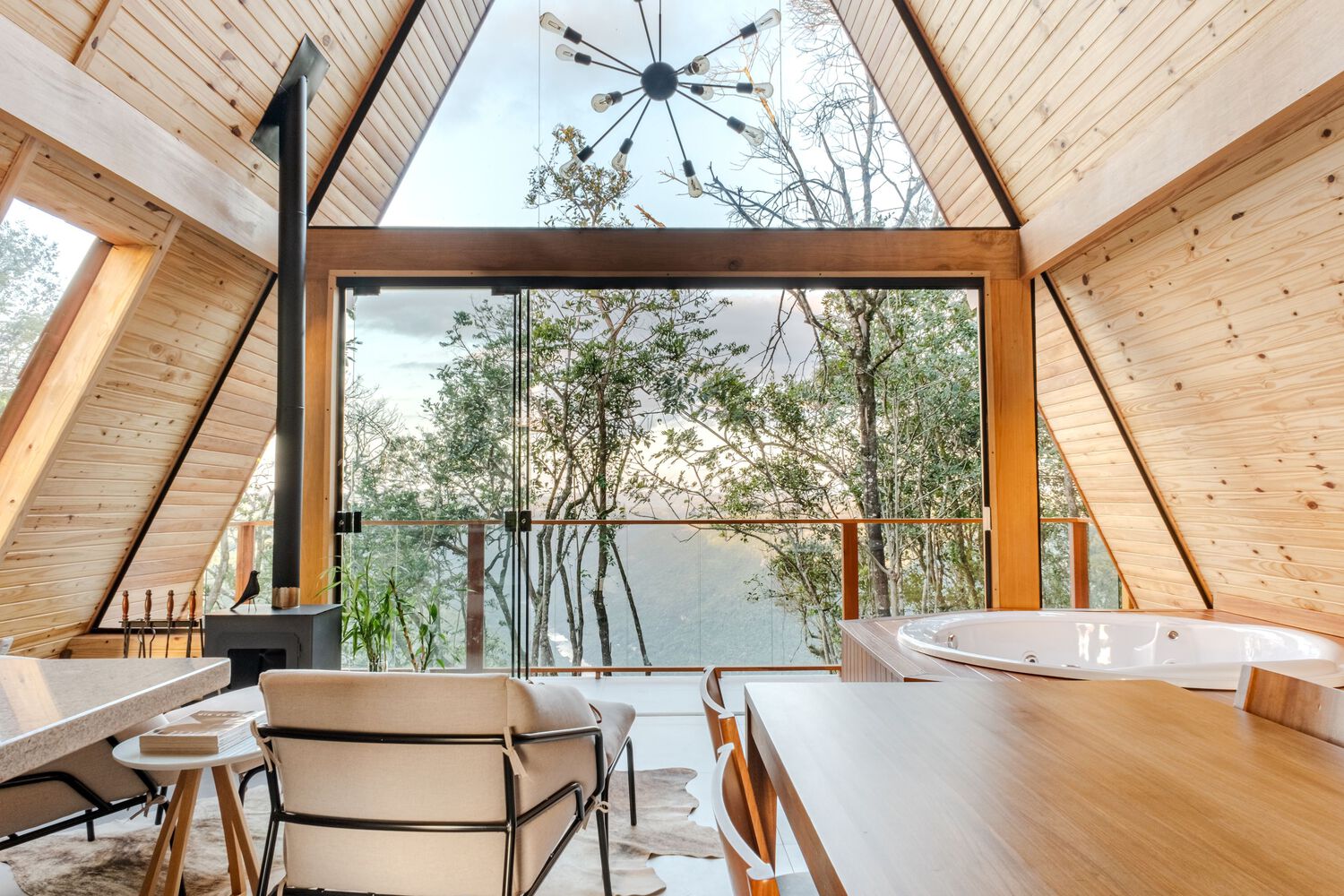 巴西 Pinto Bandeira 自然景观中的 La Pinta Chalets-13