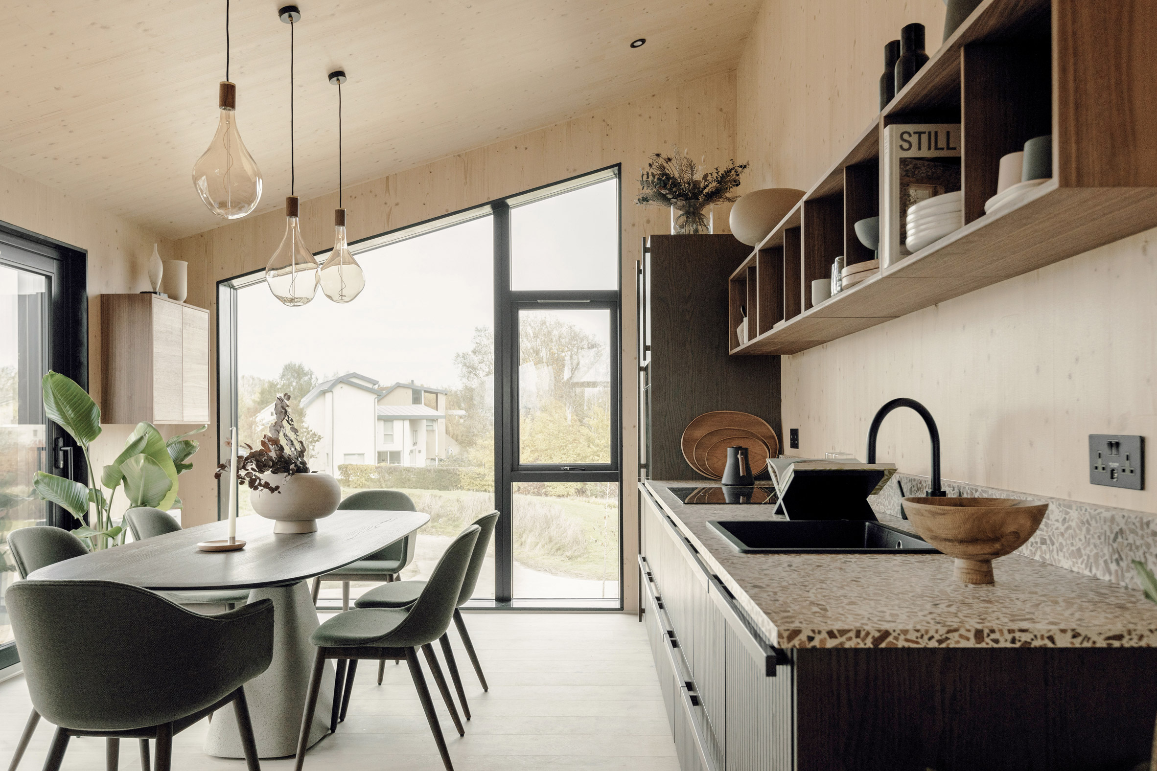 俯瞰科茨沃尔德的扭曲度假屋丨英国丨Koto-18