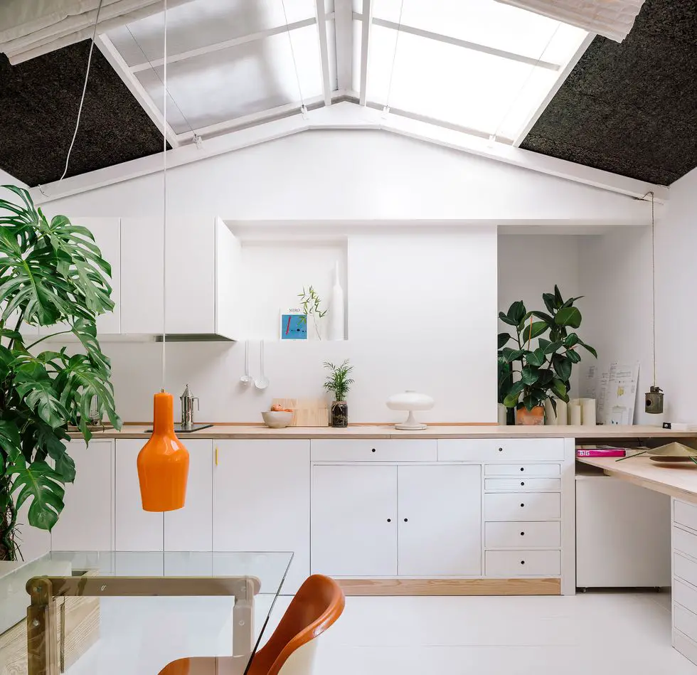 马德里 50m2 迷你之家 | 设计师巧妙运用镜子扩展空间-5