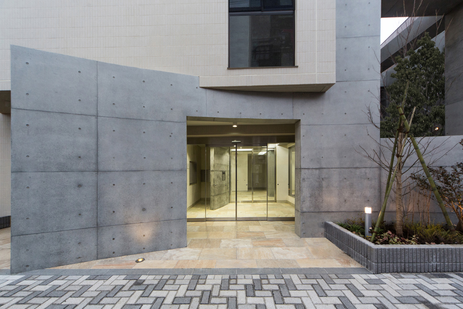 融入城市的公共森林——YDS Architects 公寓设计-11