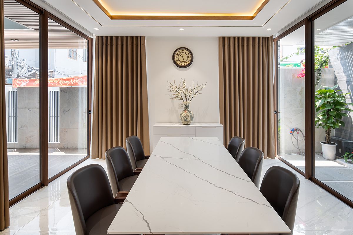 现代绿色环保的越南 Step House 设计-7