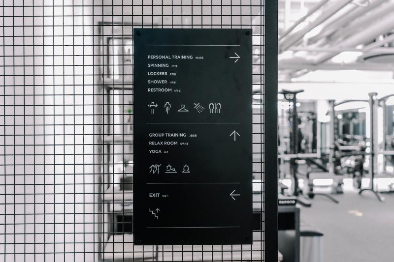 简约 80 平米健身中心，黑白风格打造舒适空间-11