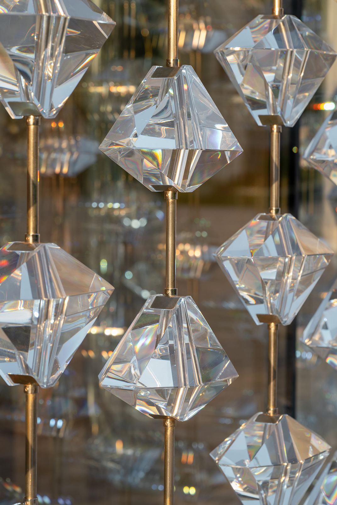 蒂芙尼（Tiffany & Co.）专卖店钻石门头设计，上海 | Space design by Nina Frolova - 餐饮资讯 - 餐厅LOGO-VI空间设计-全球餐饮研究所-7