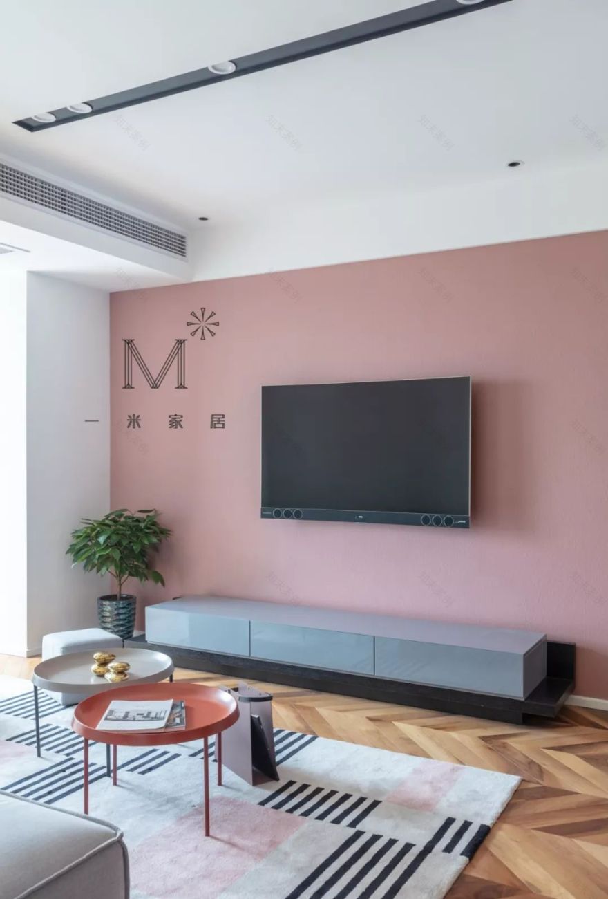 新时代女性独居空间,粉色浪漫与灰色简约的完美结合-26