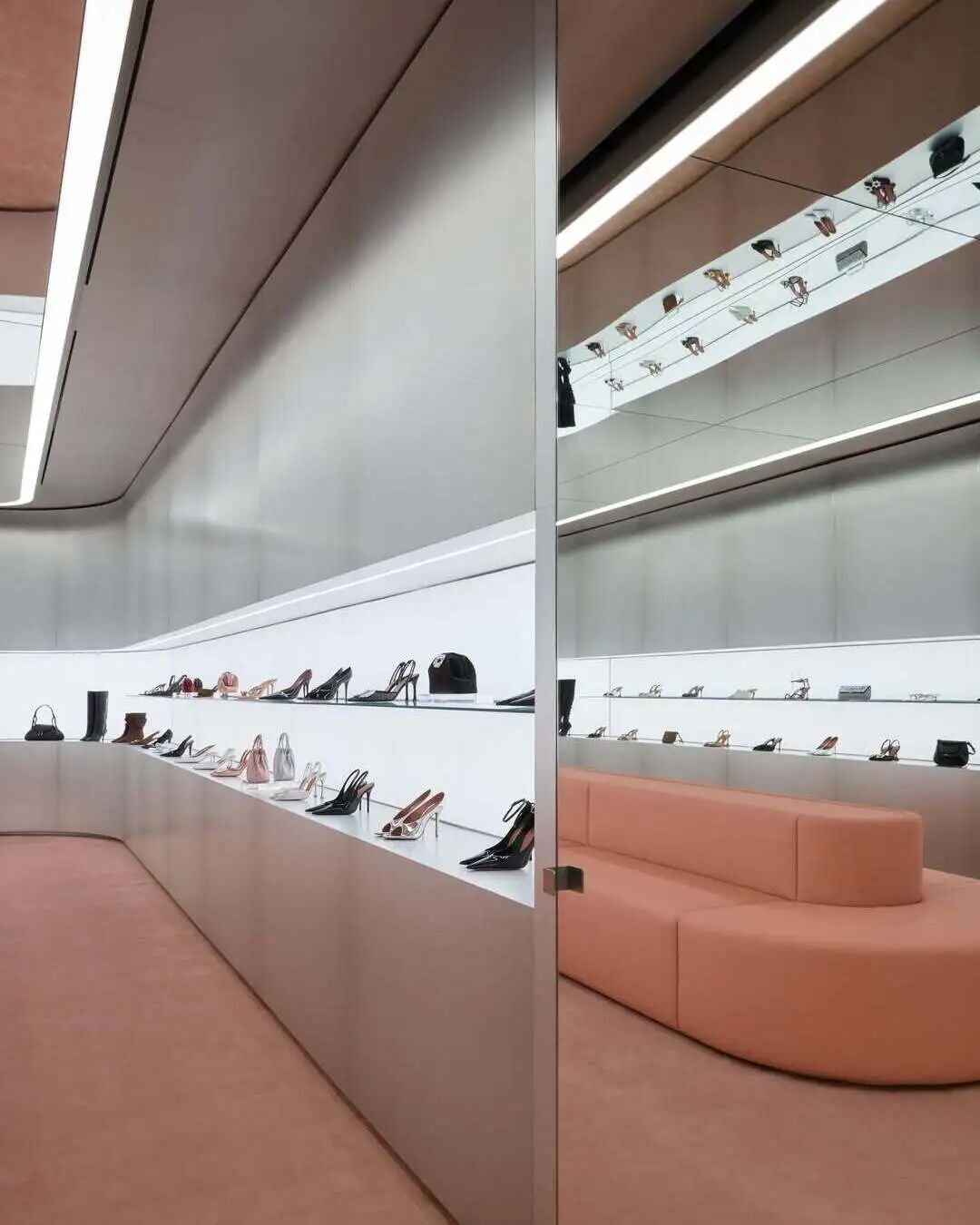 Amina Muaddi迪拜购物中心精品店丨阿联酋迪拜-13