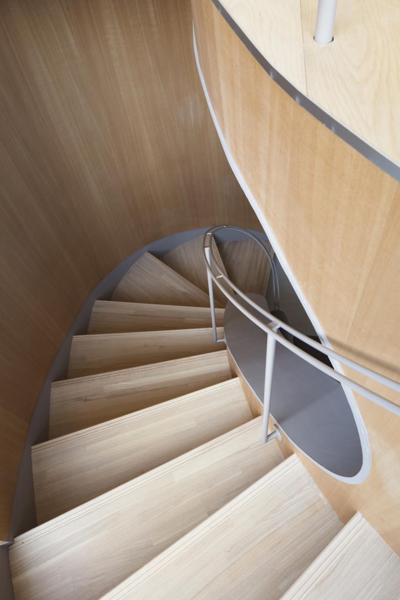 神宫前の踊居丨日本东京丨蘆田暢人建築設計事務所-10