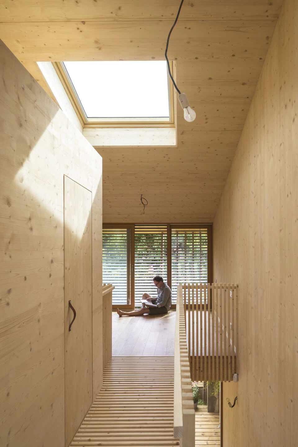 Gentilly 花园木质空中走廊住宅-8