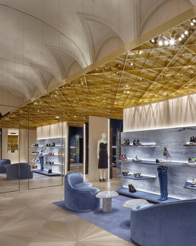 Versace 佛罗伦萨旗舰店丨意大利佛罗伦萨丨Curiosity